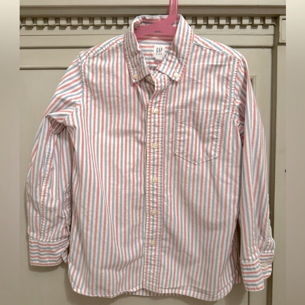Gap Kids Boys’ button down striped dress shirt, size S